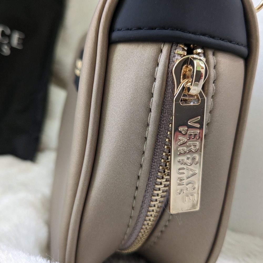 Versace - Picture 4 of 7